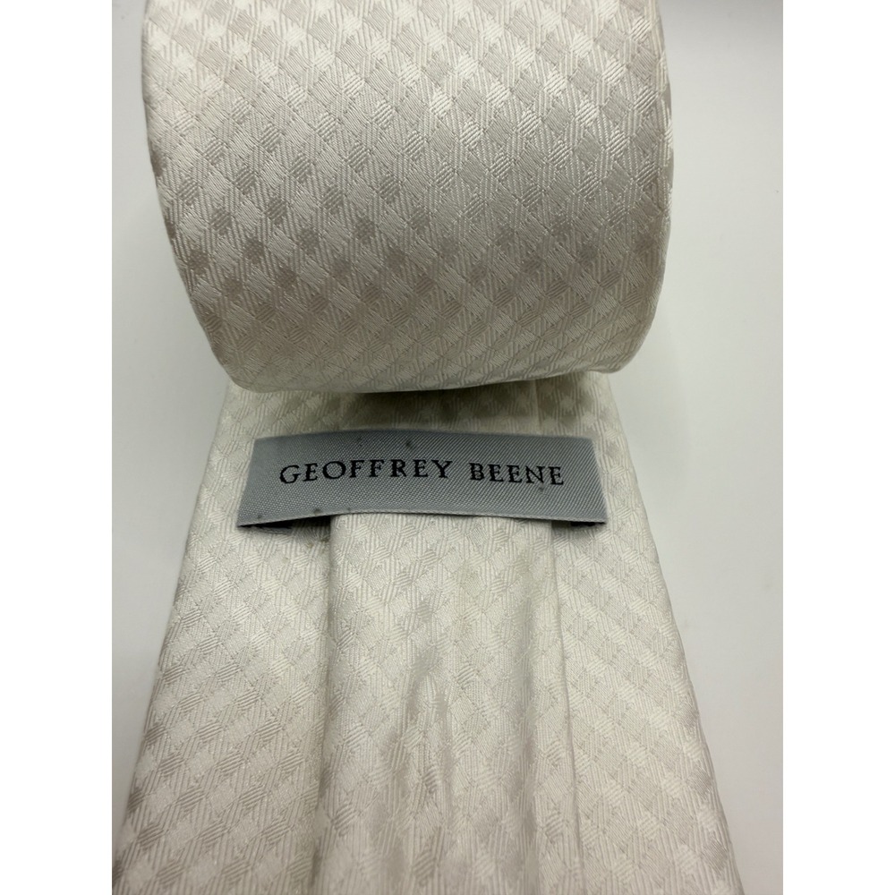 Geoffrey Beene Mens Tie Silver White Woven Geometric Pattern Formal Necktie
